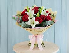 Букет цветов из:  Лилии и Розы в Большая Соснова
