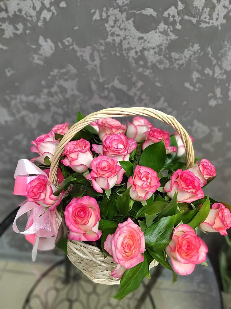 Цветочная композиция из Розы в корзине в Большая Соснова