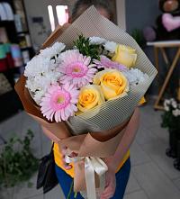 Букет цветов из:  Герберы, Розы и Хризантемы в Большая Соснова