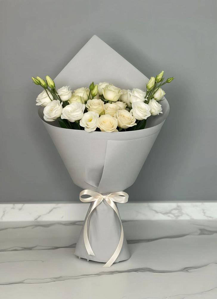 Букет цветов из: Розы и Лизиантусы в Большая Соснова