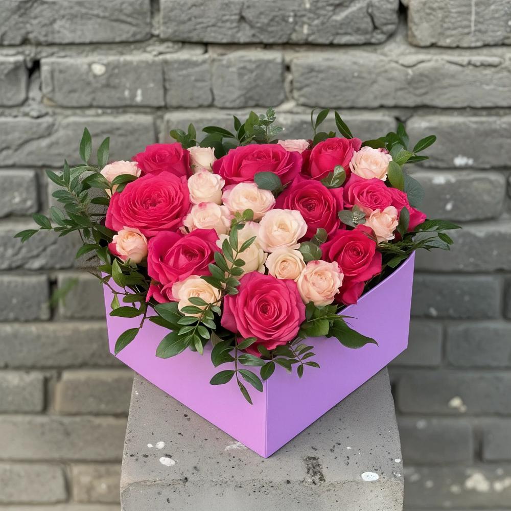 Цветочная композиция из Розы в коробке в Большая Соснова