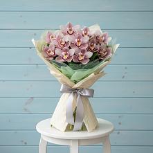 Букет цветов из:  Орхидеи и Розы #REPLACE_PRED# Большая Соснова