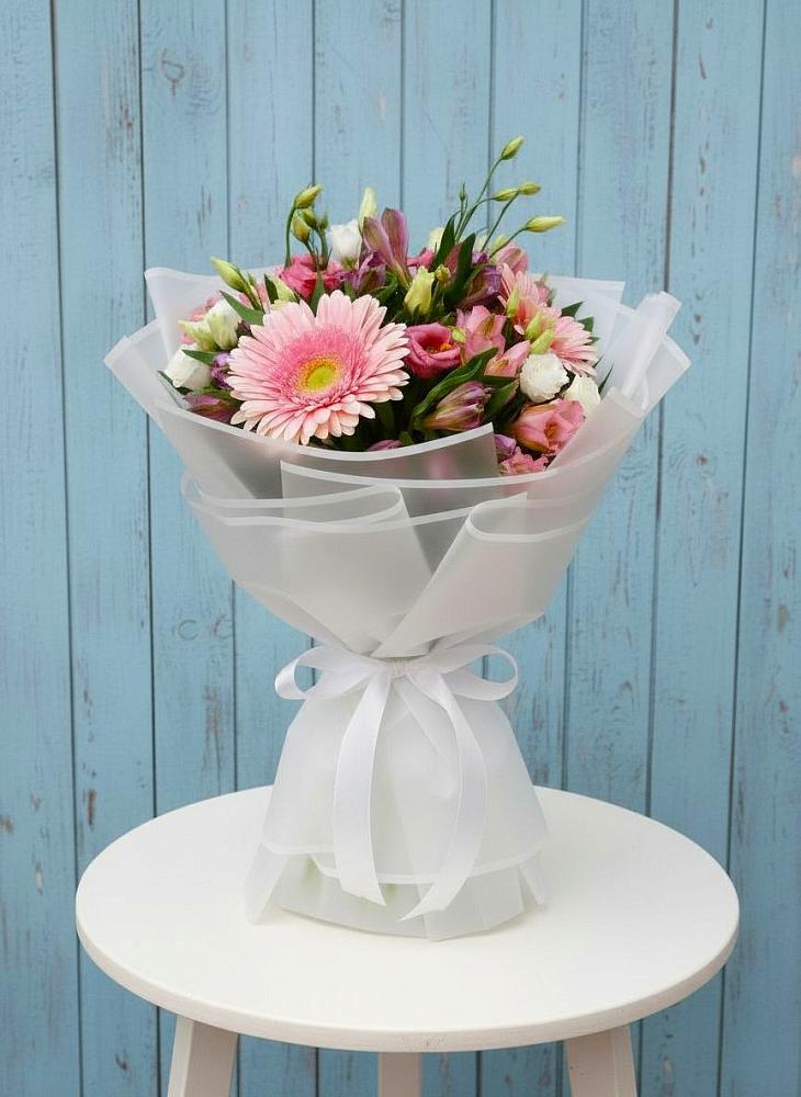 Букет цветов из: Герберы, Альстромерии и Лизиантусы в Большая Соснова