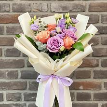 Букет цветов из:  Лизиантусы и Розы в Большая Соснова