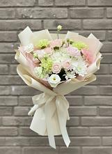 Букет цветов из:  Гвоздики, Розы, Лизиантусы и Хризантемы #REPLACE_PRED# Большая Соснова