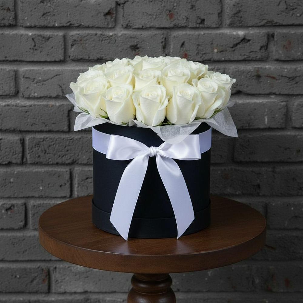 Цветочная композиция из Розы в шляпной коробке в Большая Соснова