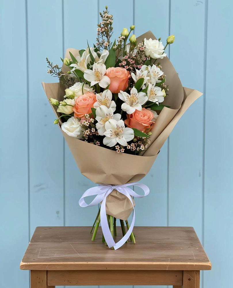 Букет цветов из: Альстромерии, Лизиантусы, Розы и Хризантемы в Большая Соснова