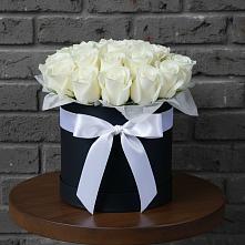 Цветочная композиция из Розы в шляпной коробке в Большая Соснова